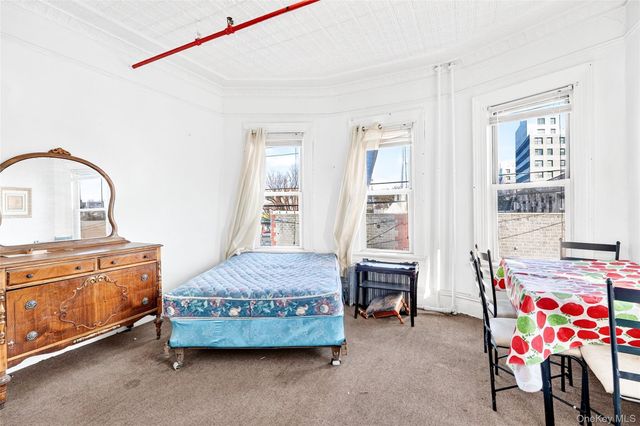 376 Bronx Park Avenue, Bronx, NY 10460