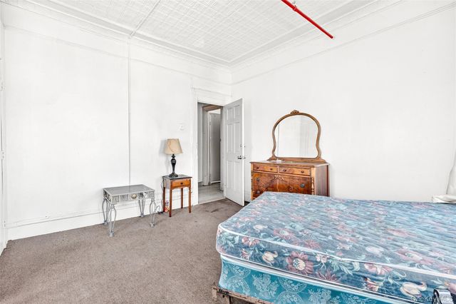 376 Bronx Park Avenue, Bronx, NY 10460