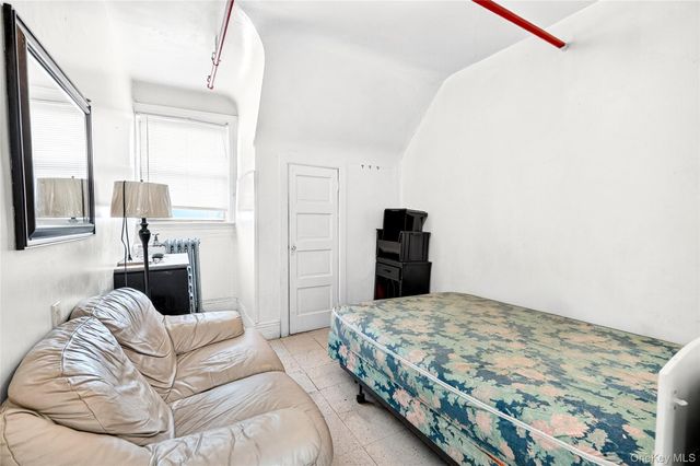 376 Bronx Park Avenue, Bronx, NY 10460