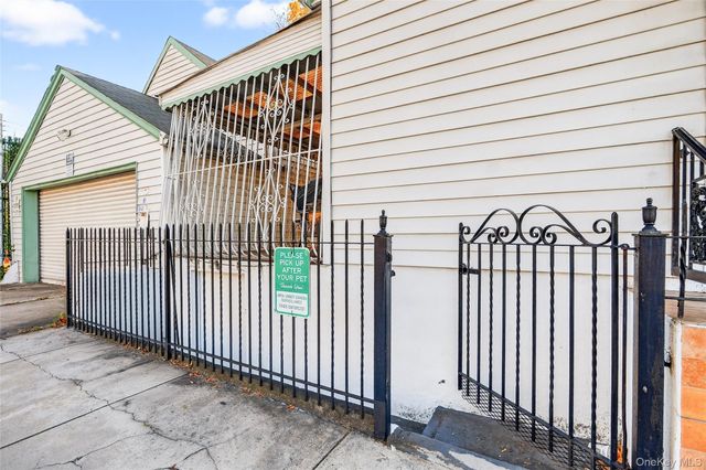 376 Bronx Park Avenue, Bronx, NY 10460