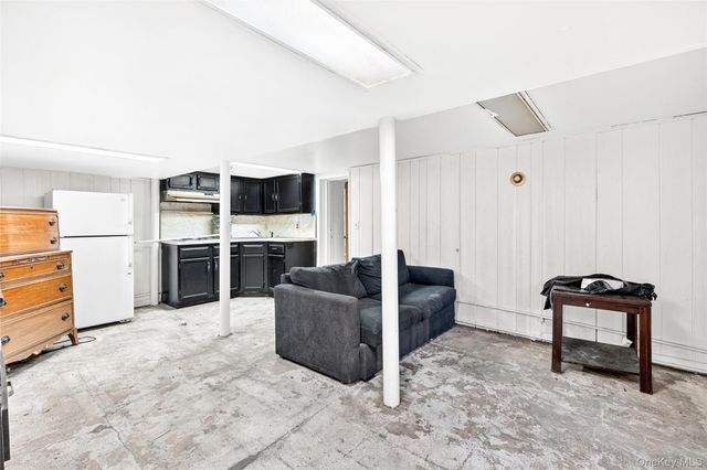 376 Bronx Park Avenue, Bronx, NY 10460