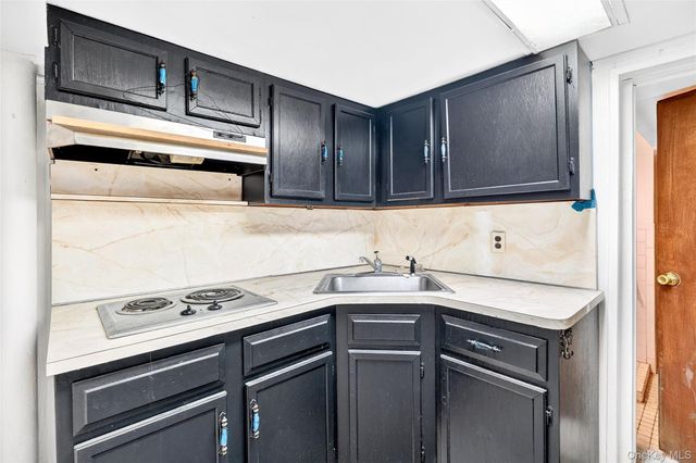 376 Bronx Park Avenue, Bronx, NY 10460