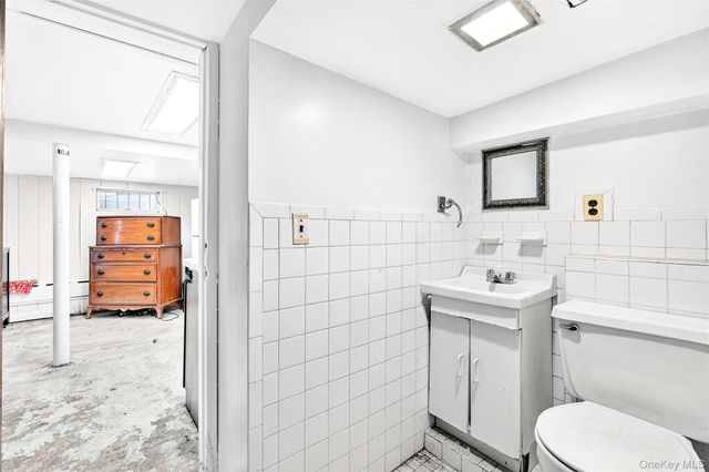 376 Bronx Park Avenue, Bronx, NY 10460