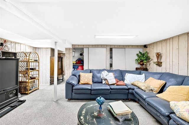 376 Bronx Park Avenue, Bronx, NY 10460