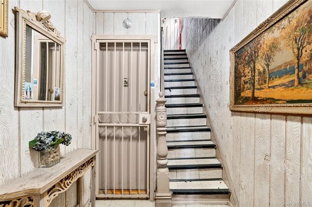 376 Bronx Park Avenue, Bronx, NY 10460