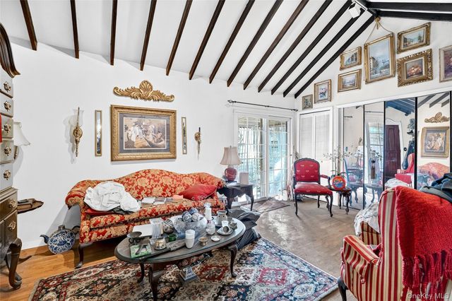 376 Bronx Park Avenue, Bronx, NY 10460