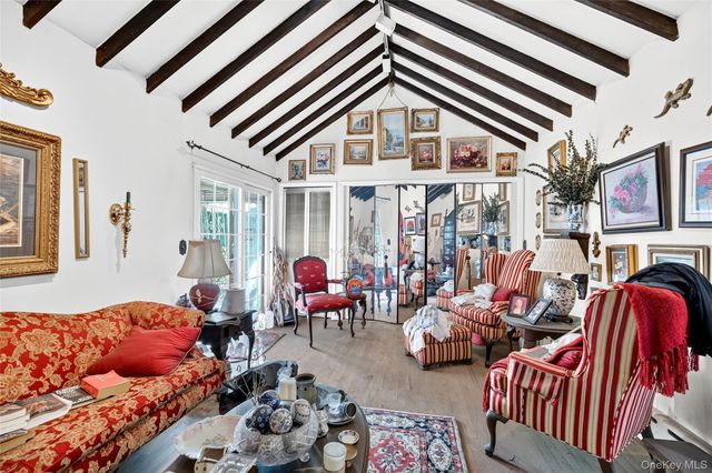 376 Bronx Park Avenue, Bronx, NY 10460