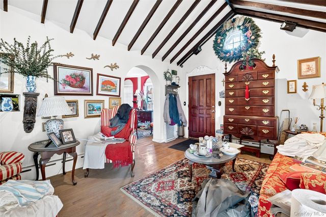 376 Bronx Park Avenue, Bronx, NY 10460