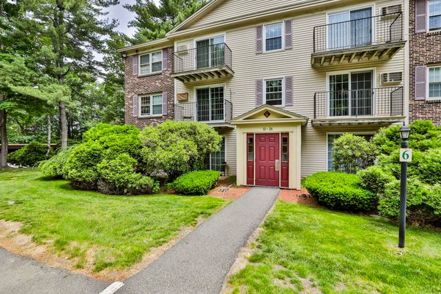 6 Autumn Leaf Dr Apt 20, Nashua, NH 03060