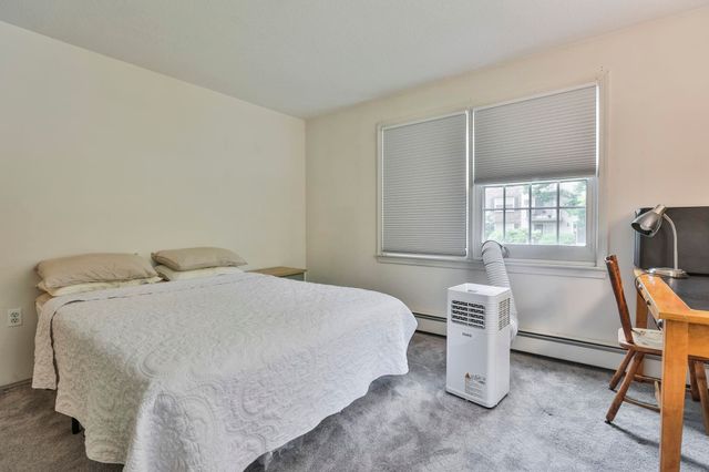 6 Autumn Leaf Dr Apt 20, Nashua, NH 03060