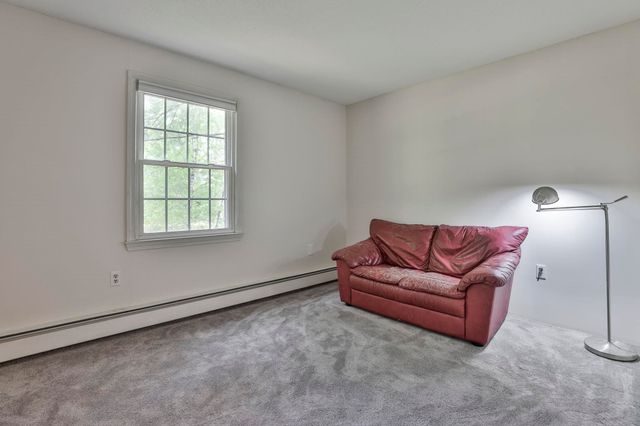 6 Autumn Leaf Dr Apt 20, Nashua, NH 03060