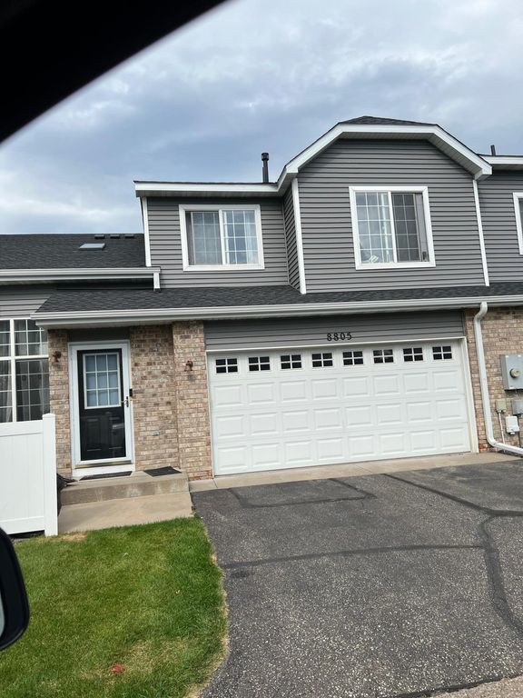 8805 Hastings Circle NE, Blaine, MN 55449