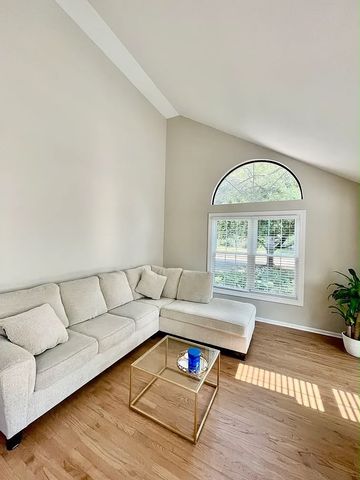 27W220 Chelsea Circle N, Winfield, IL 60190