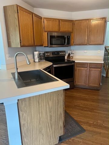 27W220 Chelsea Circle N, Winfield, IL 60190
