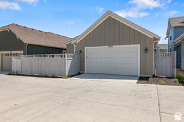 11184 S EASY BEE RD, South Jordan, UT 84009