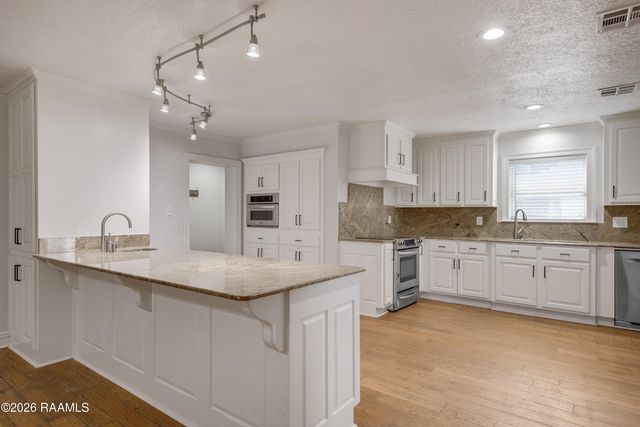 1059 Briar Patch Drive, Broussard, LA 70518