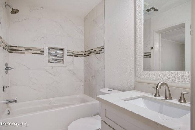 1059 Briar Patch Drive, Broussard, LA 70518