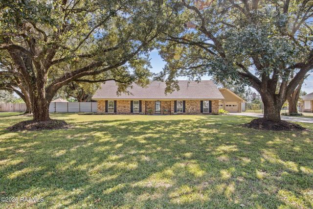 1059 Briar Patch Drive, Broussard, LA 70518