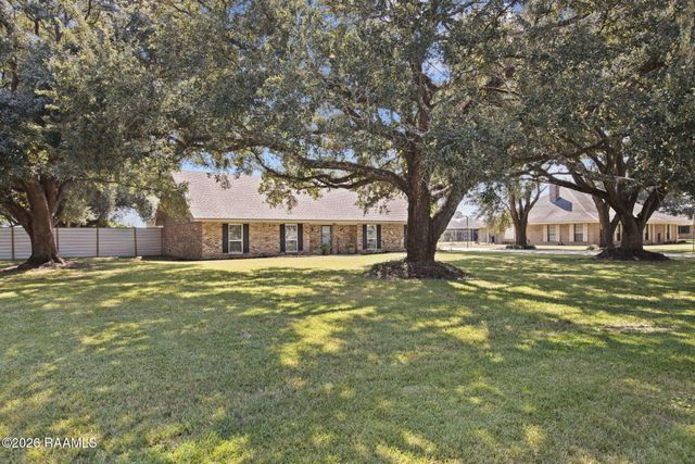 1059 Briar Patch Drive, Broussard, LA 70518