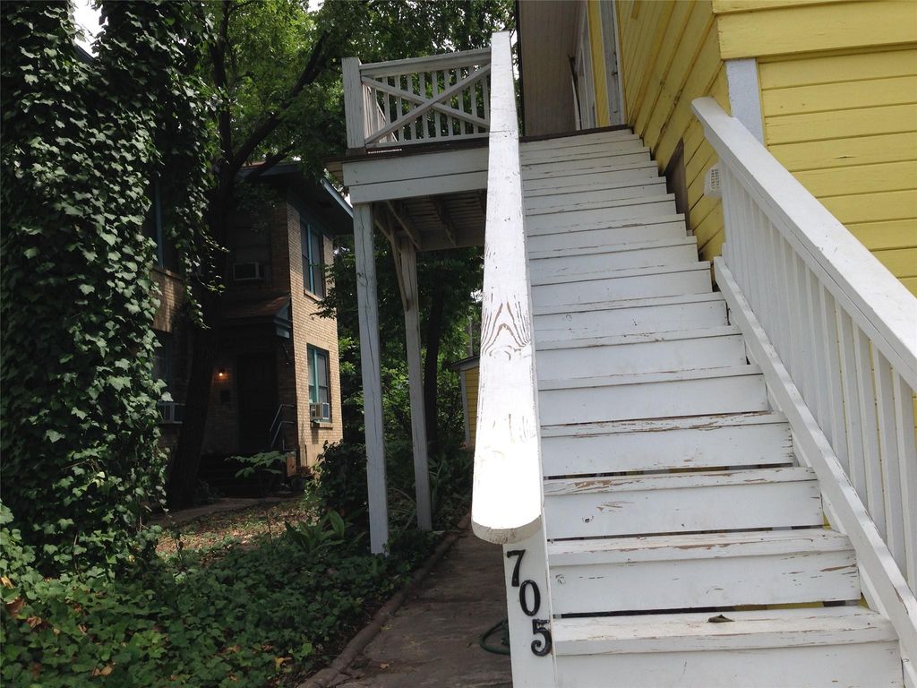 705 W 11th ST, Austin, TX 78701