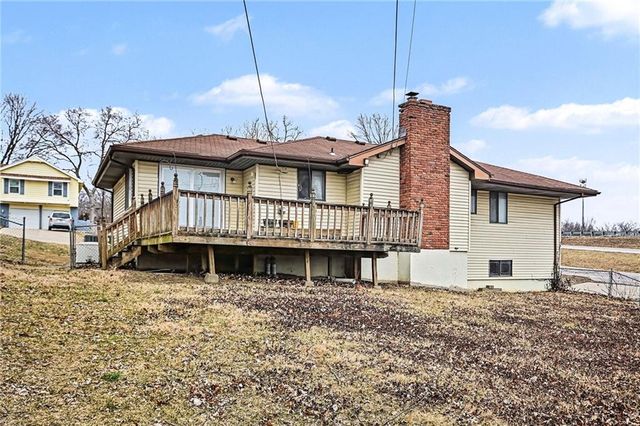 829 NW 69th Street, Kansas City, MO 64118