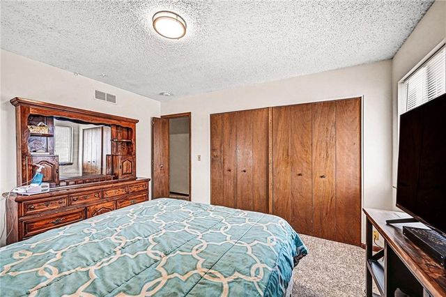 829 NW 69th Street, Kansas City, MO 64118