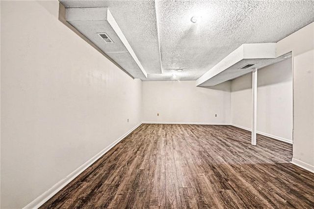 829 NW 69th Street, Kansas City, MO 64118