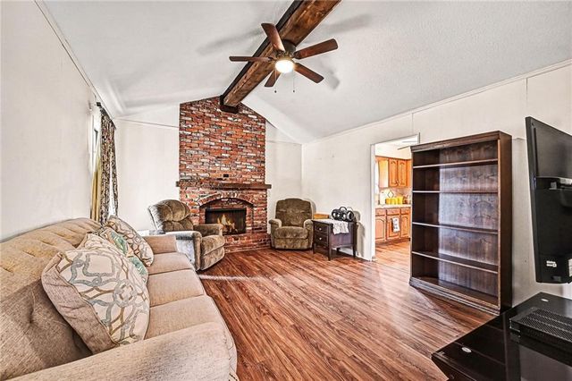 829 NW 69th Street, Kansas City, MO 64118