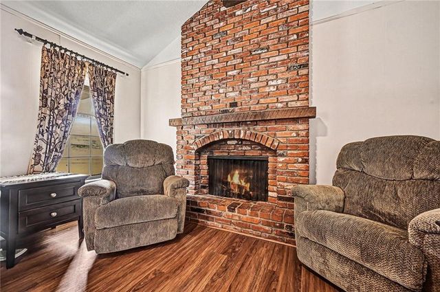 829 NW 69th Street, Kansas City, MO 64118