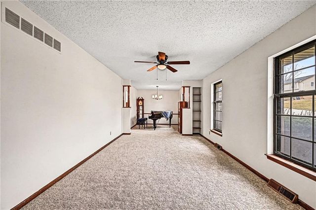 829 NW 69th Street, Kansas City, MO 64118