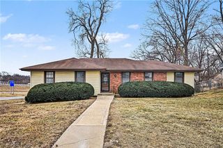 829 NW 69th Street, Kansas City, MO 64118
