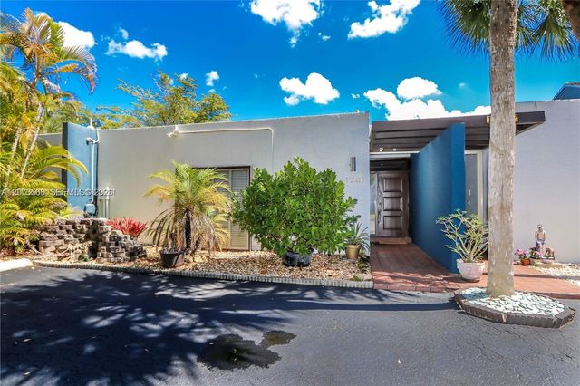 16509 Fox Den Court, Miami Lakes, FL 33014