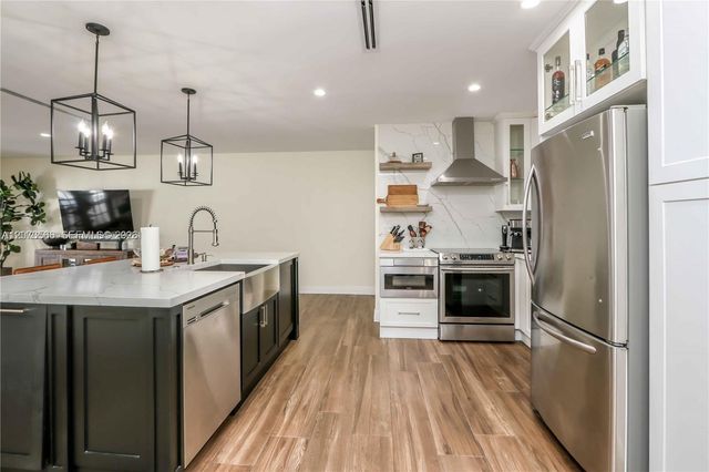 16509 Fox Den Court, Miami Lakes, FL 33014