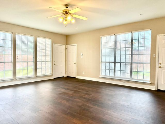 8300 Charleston Street, Irving, TX 75063
