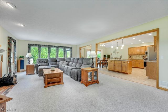 10172 Bissell Drive, Twinsburg, OH 44087