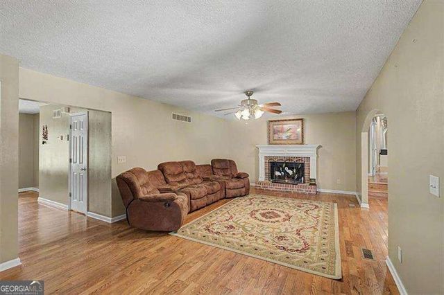 325 Pickett's Crossing, Acworth, GA 30101