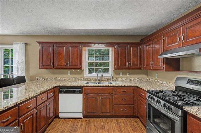 325 Pickett's Crossing, Acworth, GA 30101
