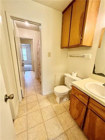 713 Vassar Court B, College Station, TX 77840