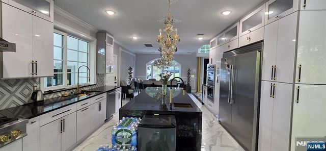 194 Macdonald Drive, Wayne, NJ 07470