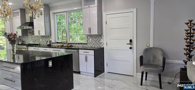 194 Macdonald Drive, Wayne, NJ 07470