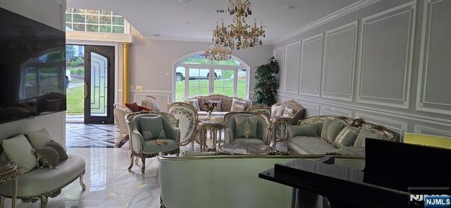 194 Macdonald Drive, Wayne, NJ 07470