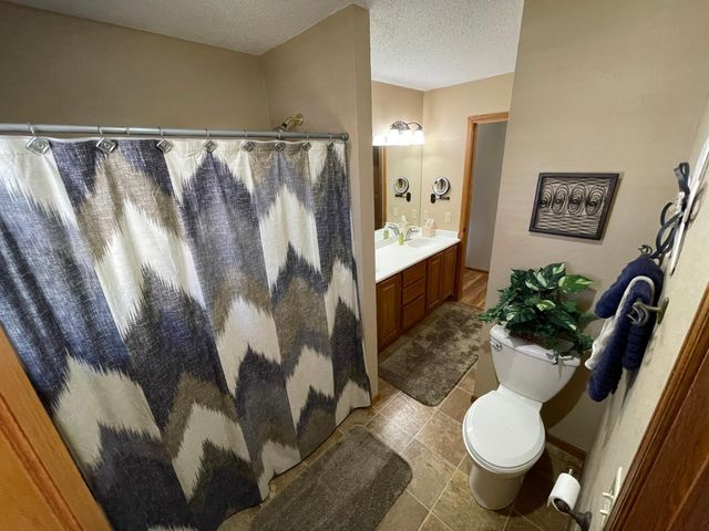 1458 Erickson Drive, Hastings, MN 55033