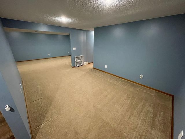 1458 Erickson Drive, Hastings, MN 55033