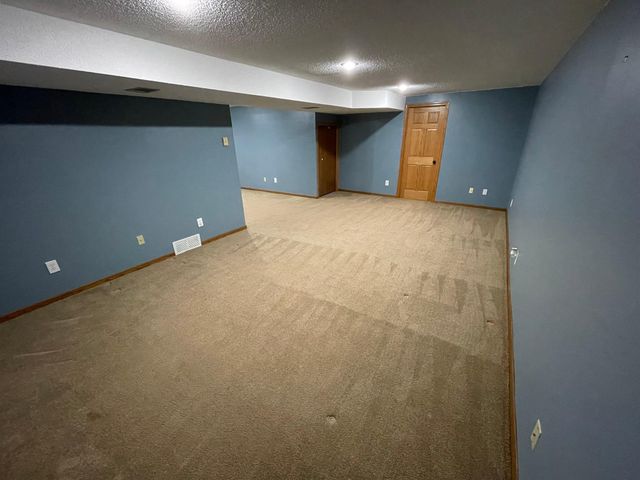 1458 Erickson Drive, Hastings, MN 55033