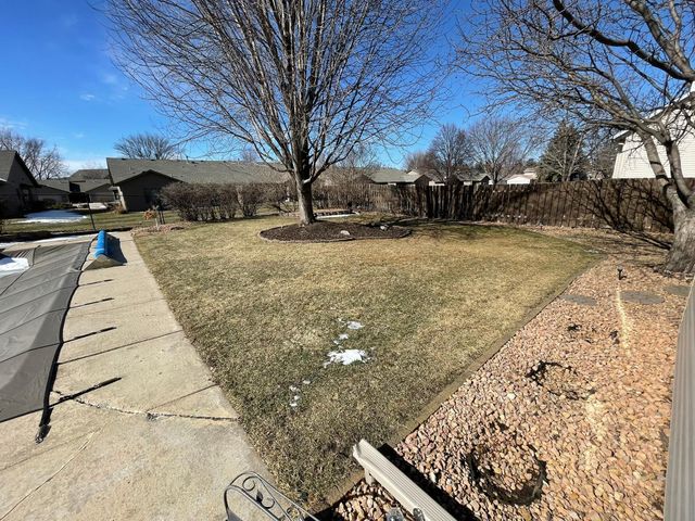 1458 Erickson Drive, Hastings, MN 55033