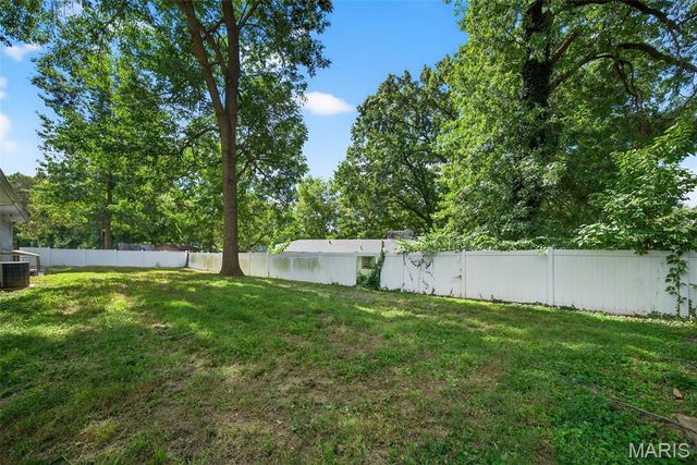 23 Melody Lane S, St Charles, MO 63303
