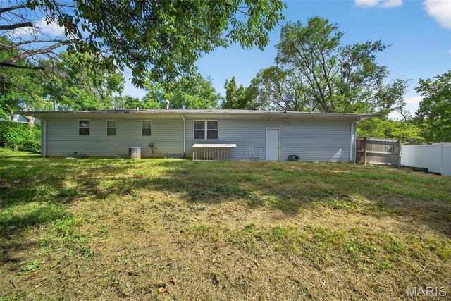 23 Melody Lane S, St Charles, MO 63303