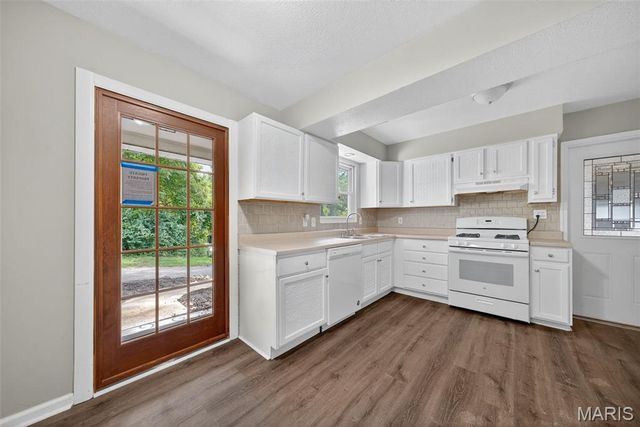 23 Melody Lane S, St Charles, MO 63303