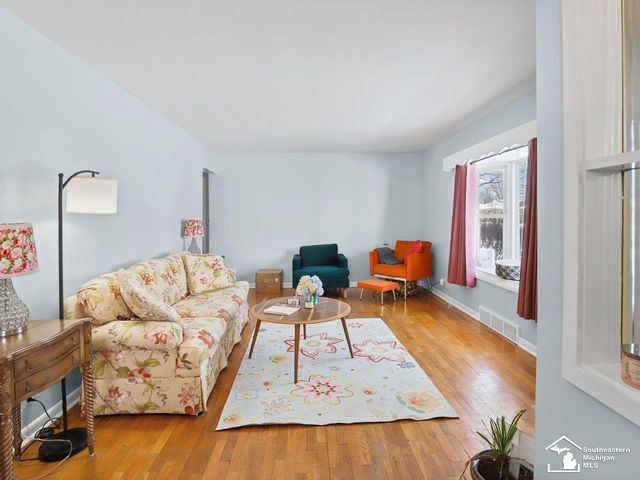 943 Western Avenue, Monroe, MI 48161