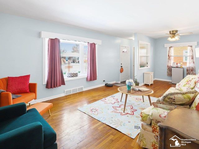 943 Western Avenue, Monroe, MI 48161